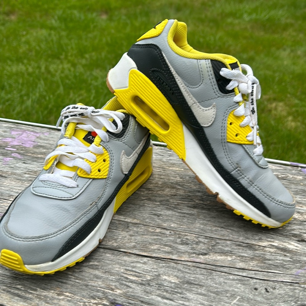 Nike Air Max 90 Leather”Go The Extra Smile”,kids size 4,gray,yellow,black,